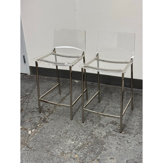 Modern Mermelada Estudio for Cb2 Chiaro Clear Acrylic Counter Stools, Pair For Sale - Image 3 of 12