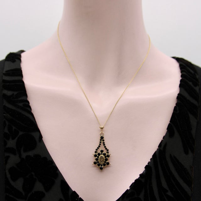 Metal Early 19th Century Georgian 14k Gold Flat Cut Onyx Mourning Pendant For Sale - Image 7 of 9