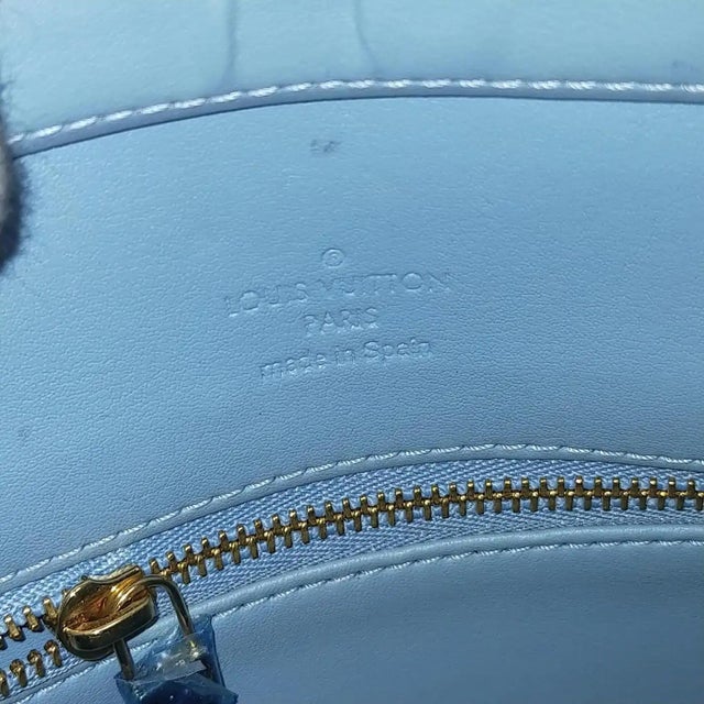 Animal Skin 1999 Louis Vuitton Houston Pepper Mint Vernis Houston Tote Bag For Sale - Image 7 of 12
