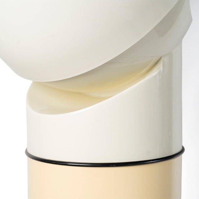 White Pileo Floor Lamp by Gae Aulenti for Artemide, 1972 For Sale - Image 8 of 12