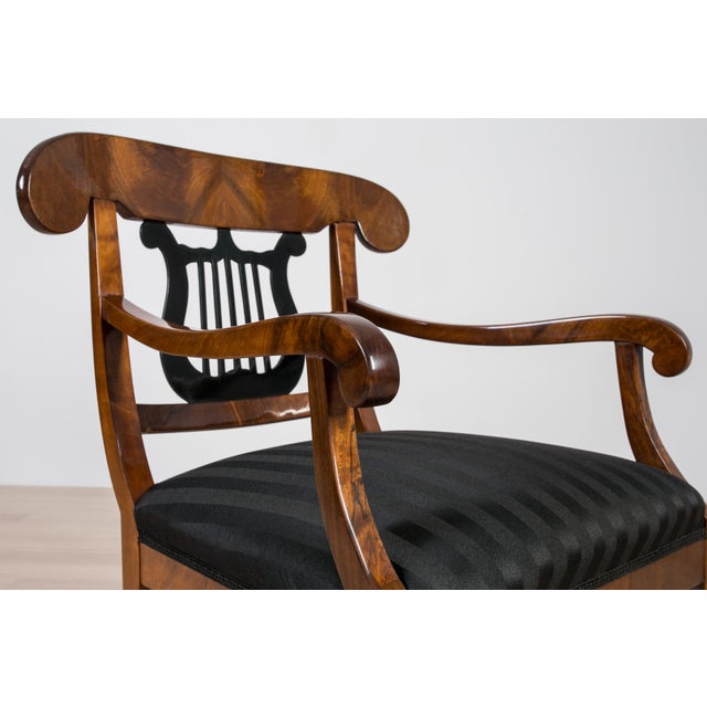 Antique German Biedermeier Armchairs in Walnut, 1800s, Set of 2 For Sale - Image 13 of 16