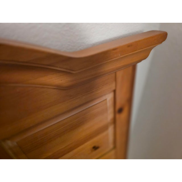 Vintage Broyhill Fontana Honey Oak Queen Bed | One-Owner | Excellent Condition For Sale - Image 9 of 16