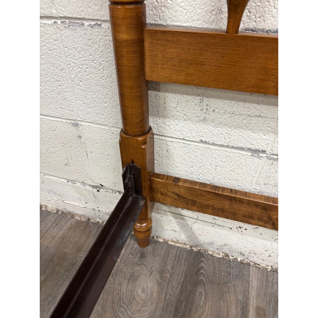 Vintage Full Size Heywood Wakefield Old Colony Maple Bed For Sale - Image 9 of 15
