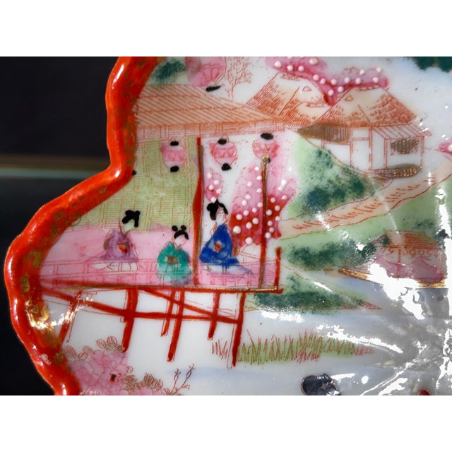 Japanese Antique Japanese Kutani Porcelain Scalloped Bowl With Figural Garden Scene, Meiji Period For Sale - Image 3 of 7