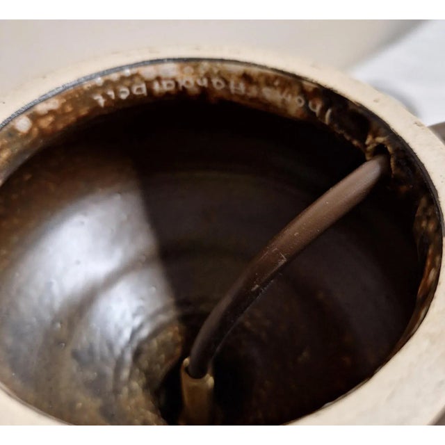 Vintage German Table Lamp with Handmade Ceramic Base from Thoms and Original Salmon-Colored Fabric Shade, 1980s For Sale - Image 9 of 10