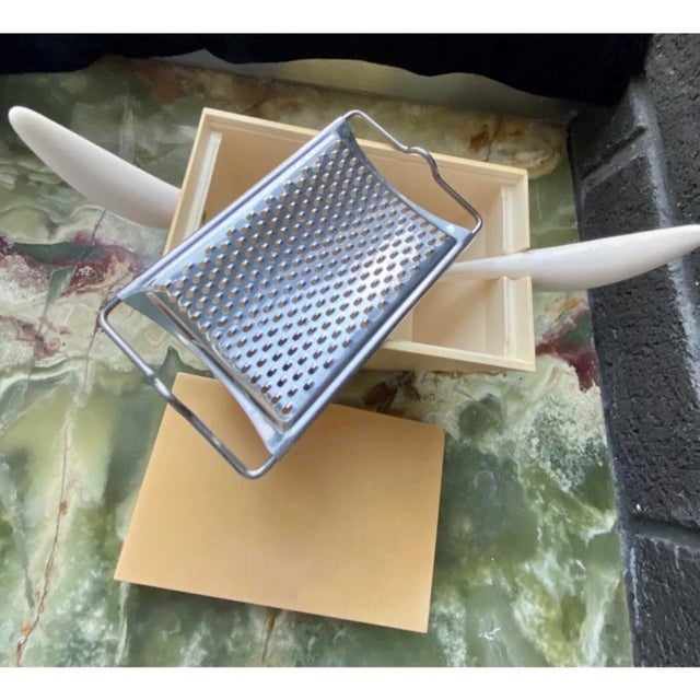 Metal Rare Vintage 1990s Mr Meumeu Parmesan Cheese Grater Philippe Starck for Alessi For Sale - Image 7 of 12