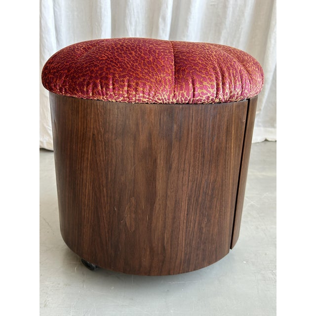 Mid-Century Modern Leopard Print Velvet and Teak Pouf, Italy, 1970s For Sale - Image 4 of 12