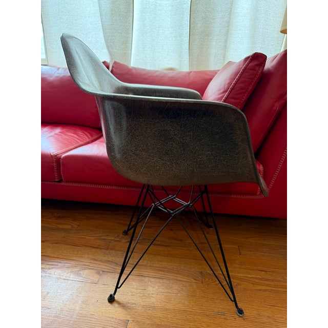 1950s 1st Generation Herman Miller Eames Zenith Label Rope Edge Dar Arm Shell Chair in Elephant Hide Grey For Sale - Image 9 of 12