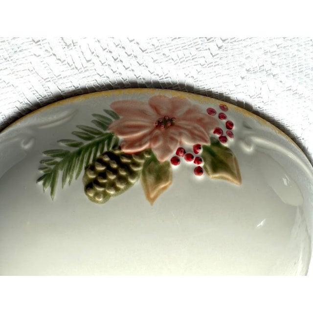 Pfaltzgraff Garland Spruce 3 Piece Place Setting - Embossed Poinsettia, Berry & Pine Cone Garlands For Sale In Washington DC - Image 6 of 13