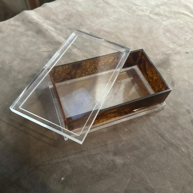 Mid-Century Modern 1970s Clear and Faux Tortoiseshell Lucite Vanity Box in the Manner of Dior Home For Sale - Image 3 of 11