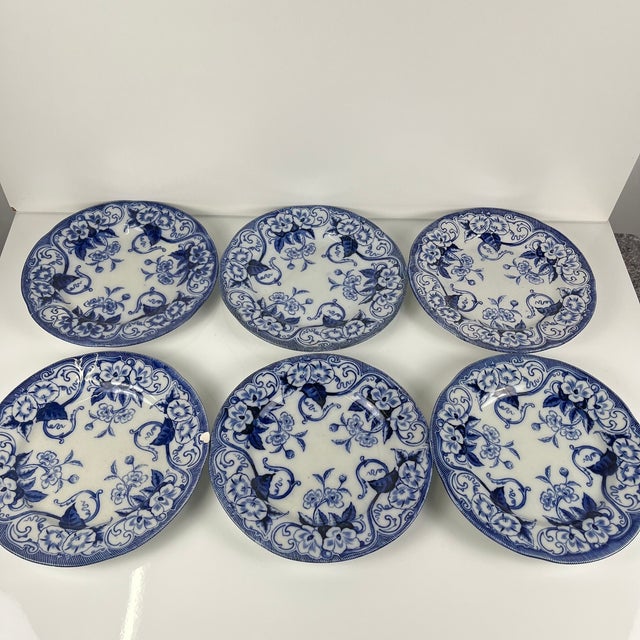 Set of 6 "Flora" Ironstone Dinner Plates – Creil and Montereau, 19th Century, Blue Fine earthenware/ironstone dinner...