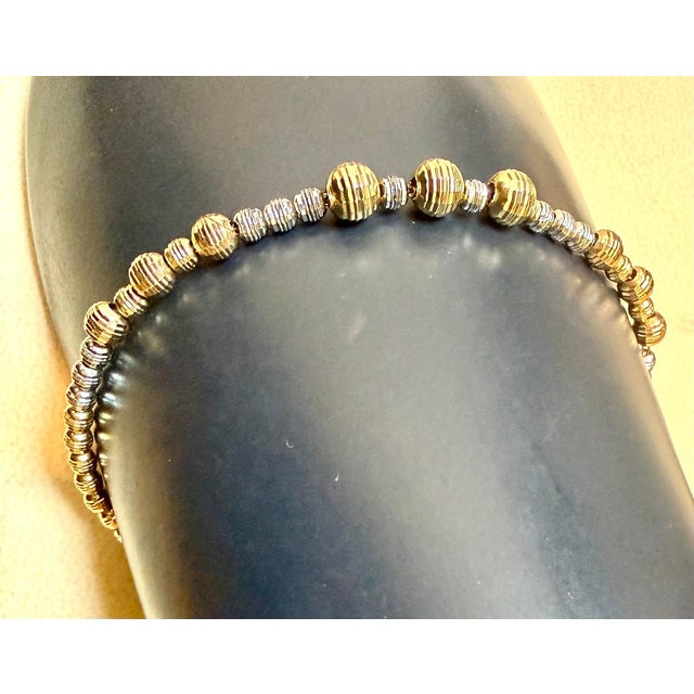 Modern 18 Karat Yellow & White Gold 5.8 Gm, 7 Inch Long, Two Tone Ball Bracelet For Sale - Image 3 of 8