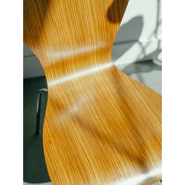 Knoll Sprite Stacking Chairs by Ross Lovegrove — Two-Tone Wood & Red — Pair For Sale - Image 12 of 12