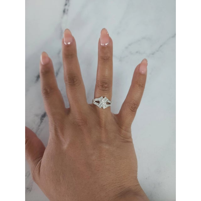 ♥ Product Summary ♥ Main Stone: Diamond Approx. Total Carat Weight: .29cttw Diamond Color: H Diamond Cut: Round Total...