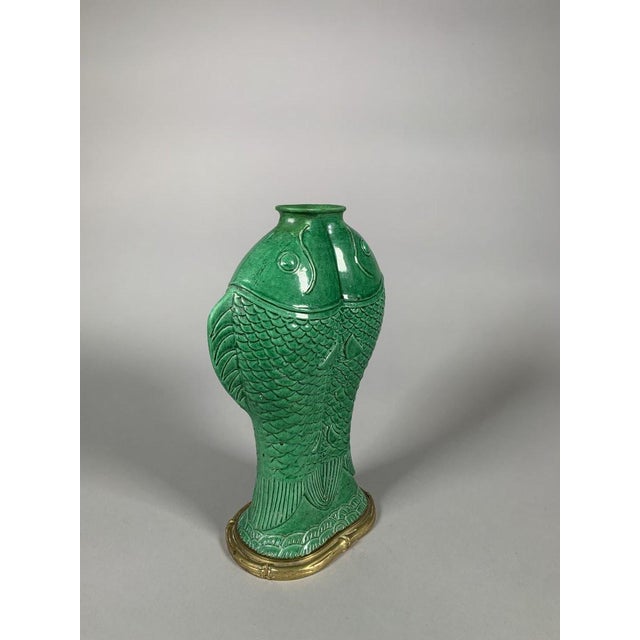 Asian Monochrome Green Vase with Adjoining Carp, Kangxi period (1662-1722) For Sale - Image 3 of 9