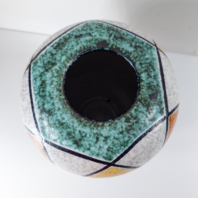 Mid-Century Art Deco Style German Art Pottery Vase by Wilhelm Herkenroth For Sale In New York - Image 6 of 7