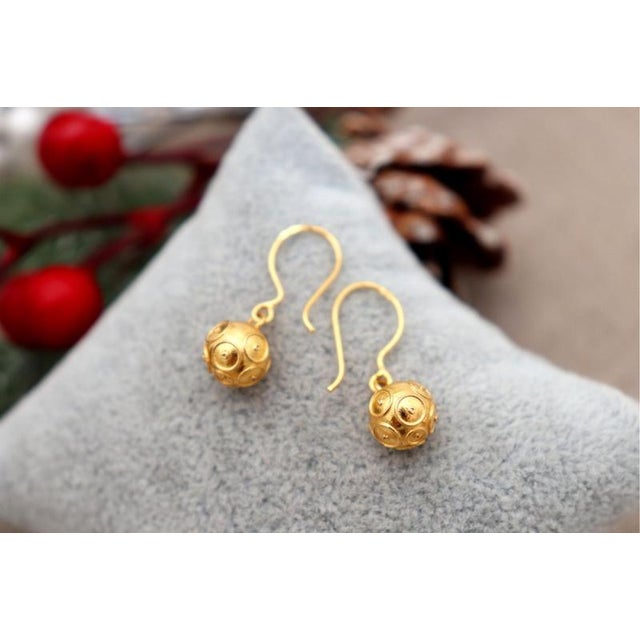 Earrings in 19.2k Gold, Set of 2 For Sale - Image 3 of 6