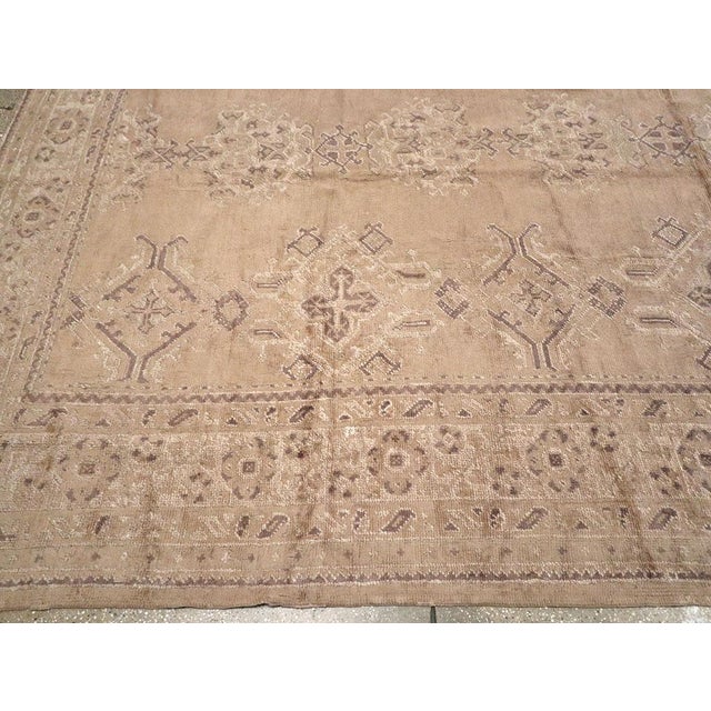 Mid 20th Century Galerie Shabab Collection Mid-20th Century Turkish Oushak Large Room Size Carpet For Sale - Image 5 of 8