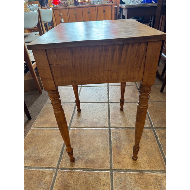 1800’s Solid Beautiful Tiger Maple, Curly Maple / Flame Maple Side Table. For Sale - Image 4 of 11