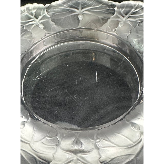 Transparent 1960s Lalique Honfleur Geranium Dish 5-3/4" | Frosted Glass Rim | Signed Lalique France For Sale - Image 8 of 9