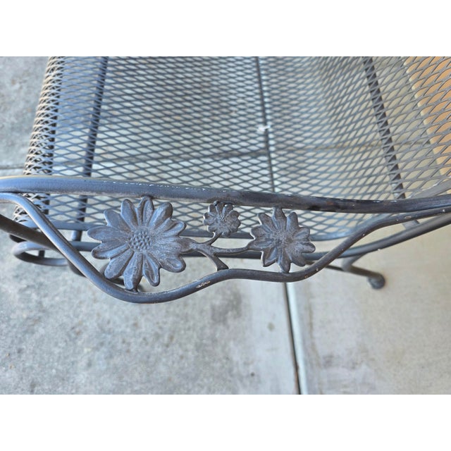 Metal Vintage Russell Woodard Attributed Wrought Iron Briarwood Daisy Bench Settee For Sale - Image 7 of 17