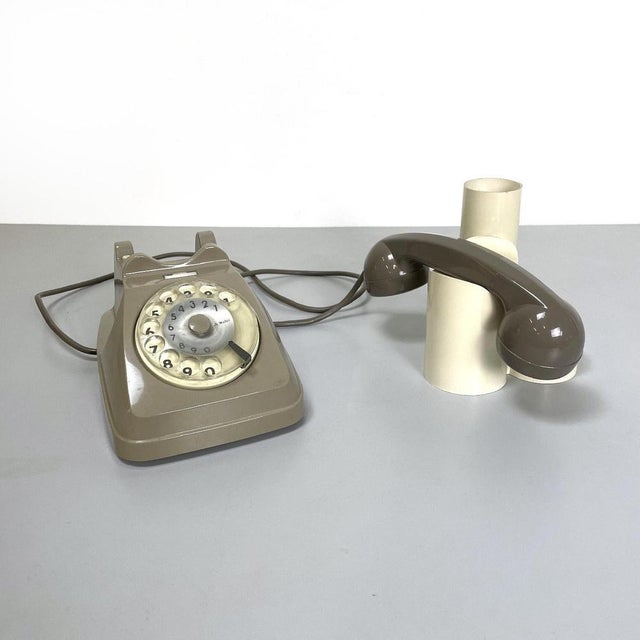 Mid-Century Italian Sip Telephone with Handset Holder Music Box from Siemens, 1960s, Set of 2 For Sale - Image 3 of 18