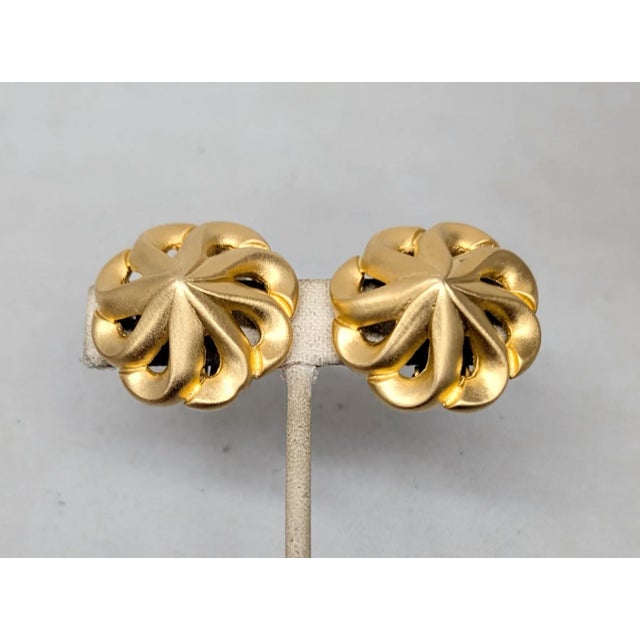 1980s Vintage 1980s Les Bernard Matte Goldtone Spiral Clip Earrings-2 Pieces For Sale - Image 5 of 12