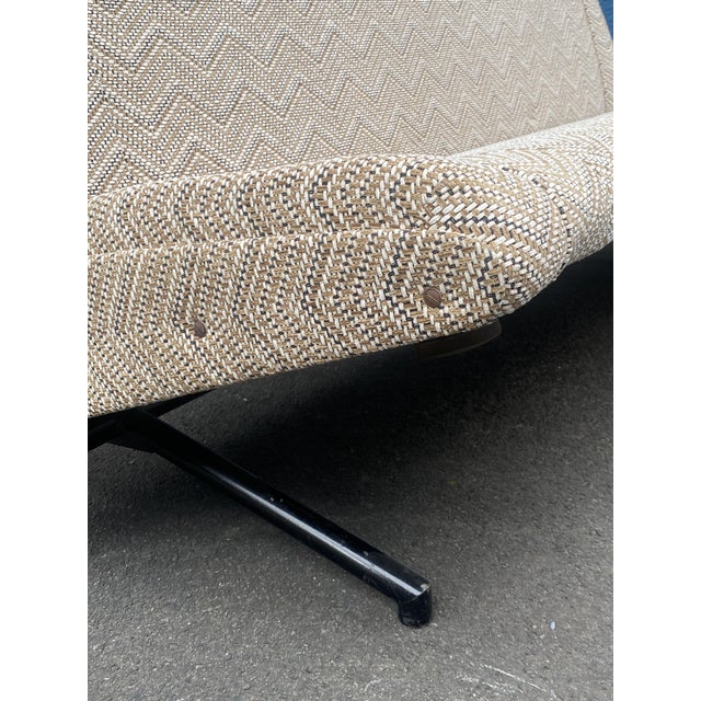 D70 Daybed by Osvaldo Borsani for Tecno with Original Upholstery Fabric, 1950s For Sale - Image 6 of 17