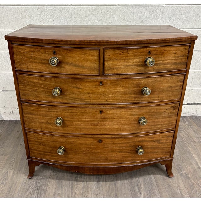 Early 19th Century Antique Federal / Hepplewhite Style Bowfront Mahogany Chest of Drawers For Sale - Image 5 of 11