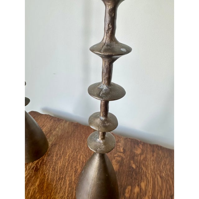 Large Vintage Brutalist Hand Forged Brass Candlesticks, 1960s, Set of 2 For Sale - Image 10 of 17