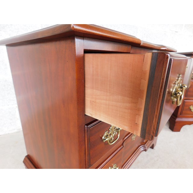Superior Furniture Co. Goddard Block Front Style Nightstands - A Pair For Sale - Image 17 of 18