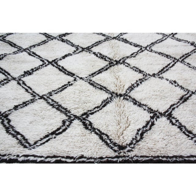 Mid 20th Century Vintage Moroccan Rug - 9'6'' X 6'8'' For Sale In New York - Image 6 of 9