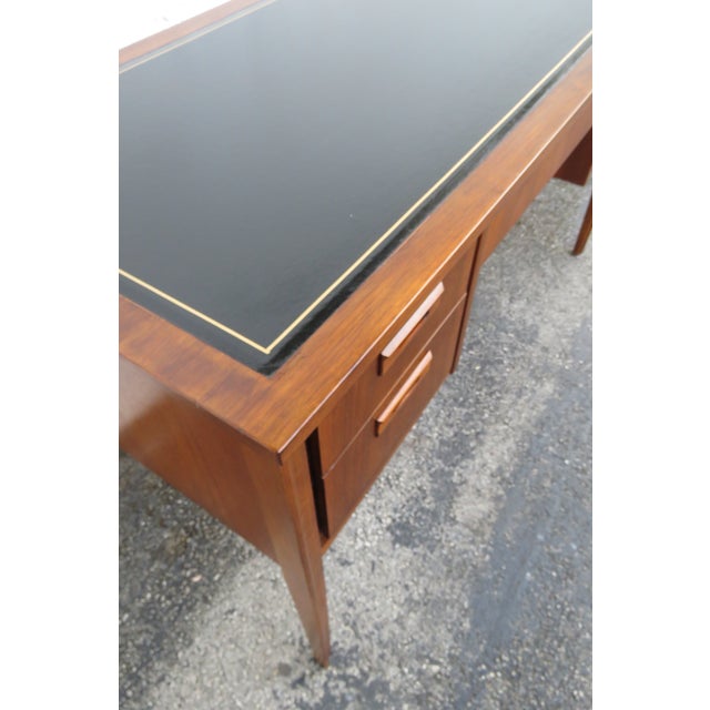 Brown United Mid Century Modern Walnut Leather Top With Desk 6230 For Sale - Image 8 of 16