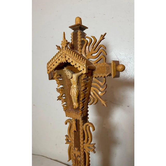Brown Vintage Hand Carved Wood Tramp Art Style Religious Altar Crucifix Altar Cross For Sale - Image 8 of 17