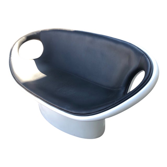 Italian Space Age Black Leather and White Fiberglass Love Sofa, 1960s For Sale
