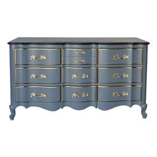 1970s French Provincial Gray Dresser of Ten Drawers For Sale