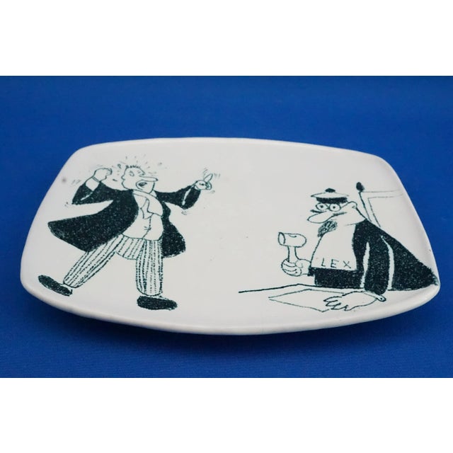 20th Century Art Deco Ceramic Plate Satirical Judge and Lawyer in Court from the La Quercia Libralessos Factory, Italy, 1950s For Sale - Image 13 of 16