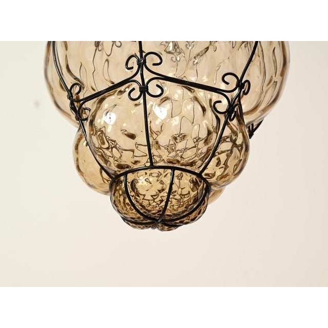 Large Mouth-Blown Murano Amber Glass and Iron Lantern Pendant Light from Seguso, Italy, 1940 For Sale - Image 9 of 18