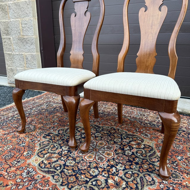 A pair of vintage Thomasville Winston Court collection Traditional Queen Anne solid cherry dining chairs. American made....