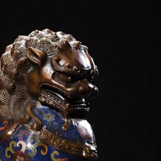 Pair of Vintage Cloisonné Enamel Guardian Lions – Gilt Bronze Foo Dogs, Blue Ground For Sale - Image 9 of 9