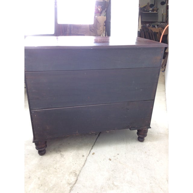 Mid-Atlantic Chippendale Inlaid Mahogany Bow Front Chest of Drawers For Sale - Image 10 of 17