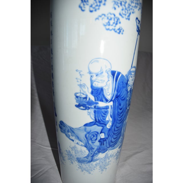 19th Century Chinese Blue and White Porcelain Vase For Sale - Image 4 of 11