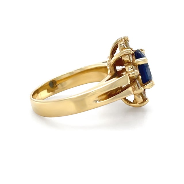 18ct Yellow Gold Sapphire and Diamond Ring 1.80ct 5.7g, Size 4.75 For Sale - Image 4 of 9