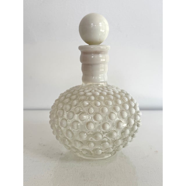 Glass 1940s Fenton Hobnail Opalescent Perfume Bottle With Stopper For Sale - Image 7 of 7