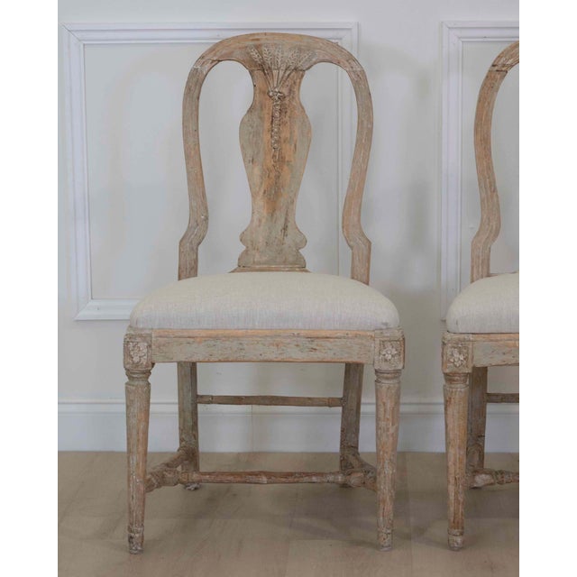 Gustavian (Swedish) Pair of 19th Century Provincial Gustavian Chairs in Original Paint For Sale - Image 3 of 8