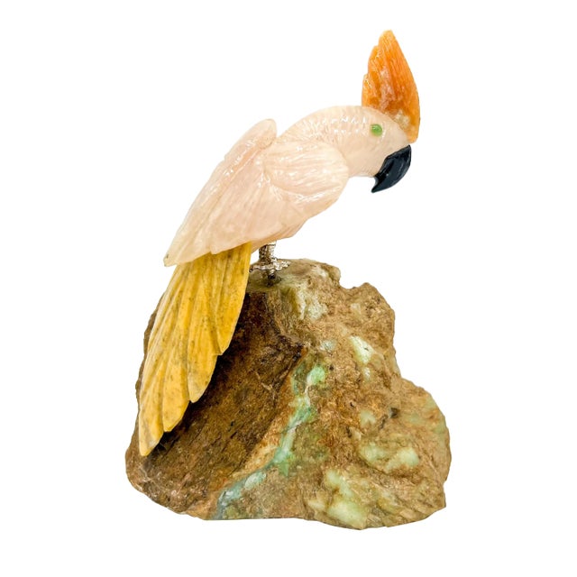 Vintage Hand-Carved Gemstone Cockatoo Sculpture on Natural Stone Base – Brazilian Mid-Late 20th Century For Sale
