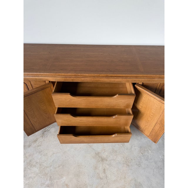 Mid Century Thomasville Tamerlane 9-Drawer Dresser For Sale - Image 13 of 18