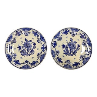 Vintage Hand-Painted Vredesjaar Plates from Royal Delft, 1920, Set of 2 For Sale