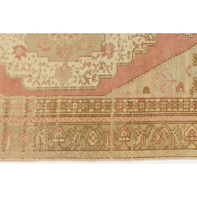 1960s Muted Vintage Turkish Oushak Rug in Dusty Rose, Sand, and Champagne For Sale - Image 5 of 10