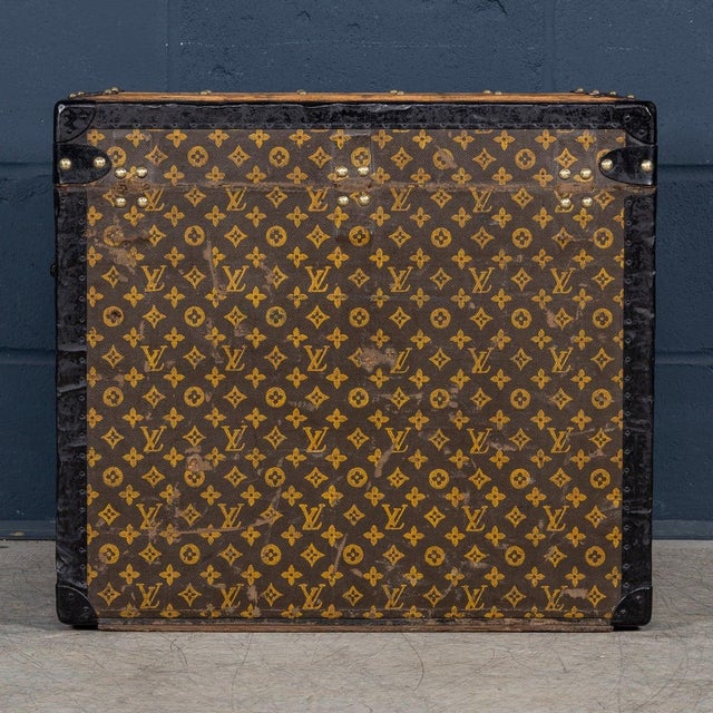 1920s Vintage French Trunk in Monogram Canvas from Louis Vuitton, 1920 For Sale - Image 5 of 18